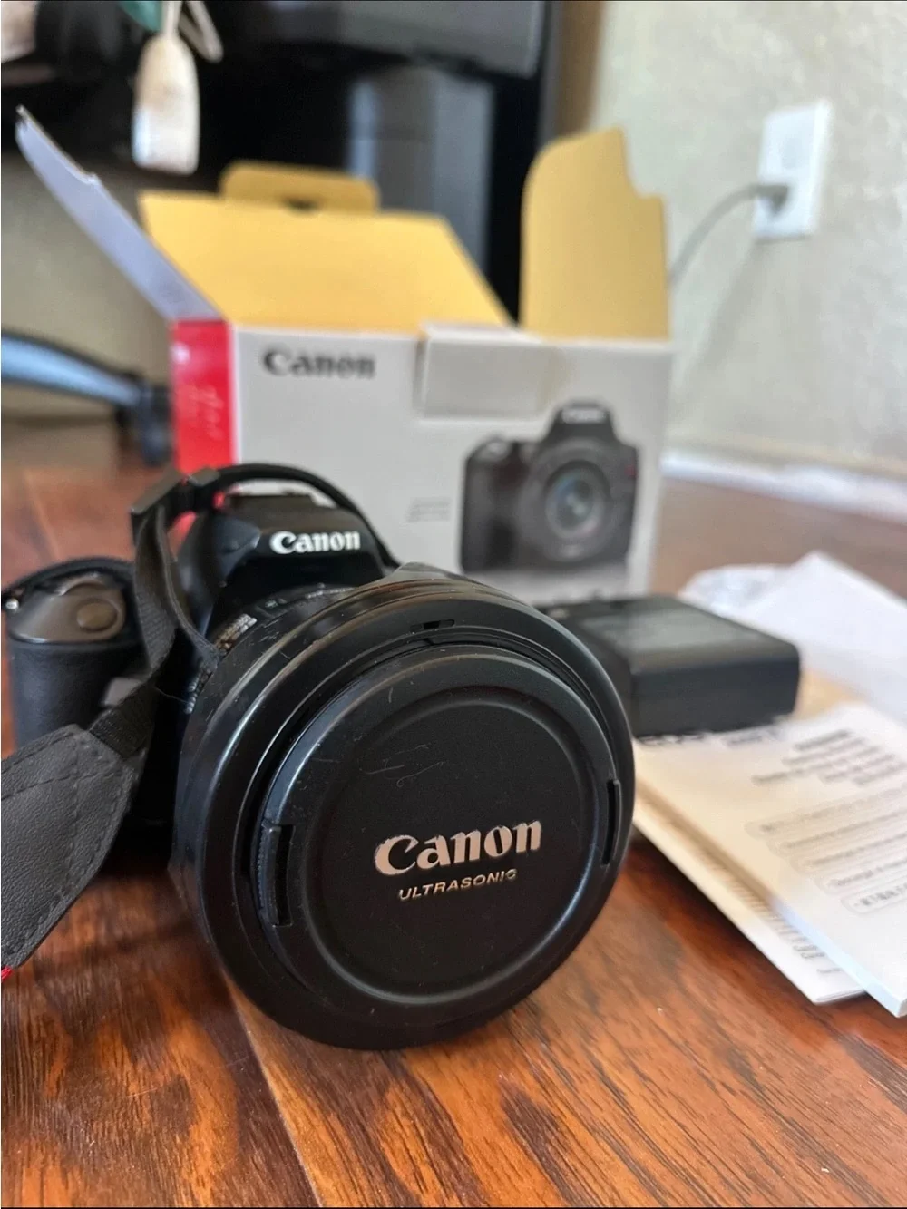 Canon EOS Rebel SL3 DSLR Camera - Black with 15-85 lens